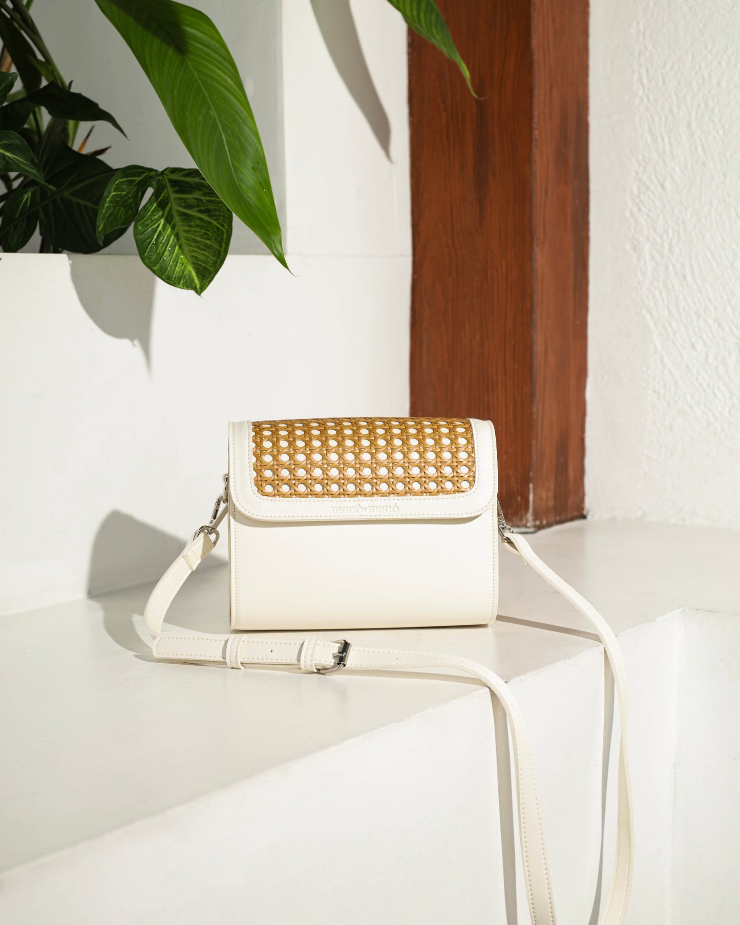 The Manó-Manó® "Blóque" in White/Natural