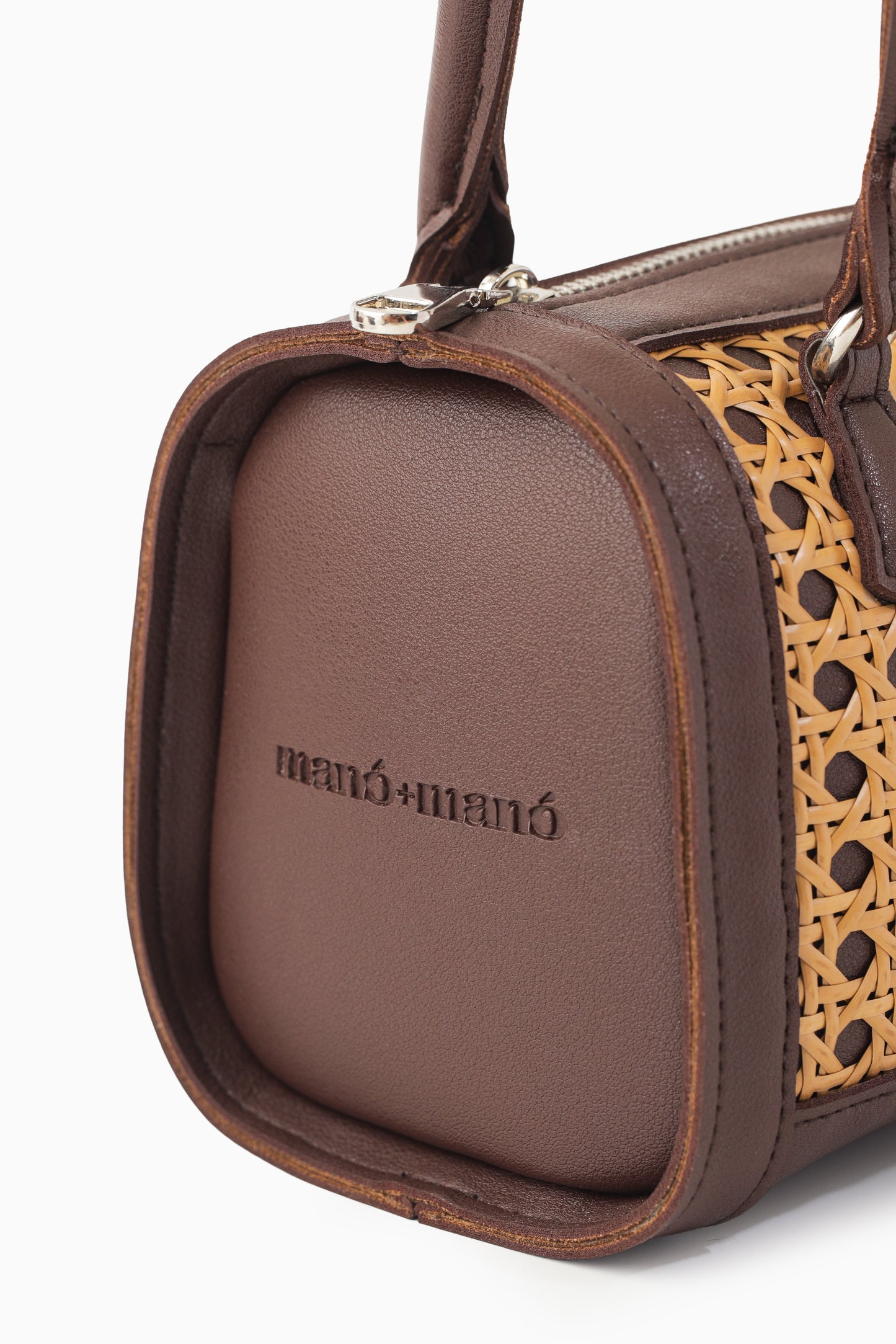 The Manó-Manó® "Bóveda" Barrel Bag in Cacao/Natural