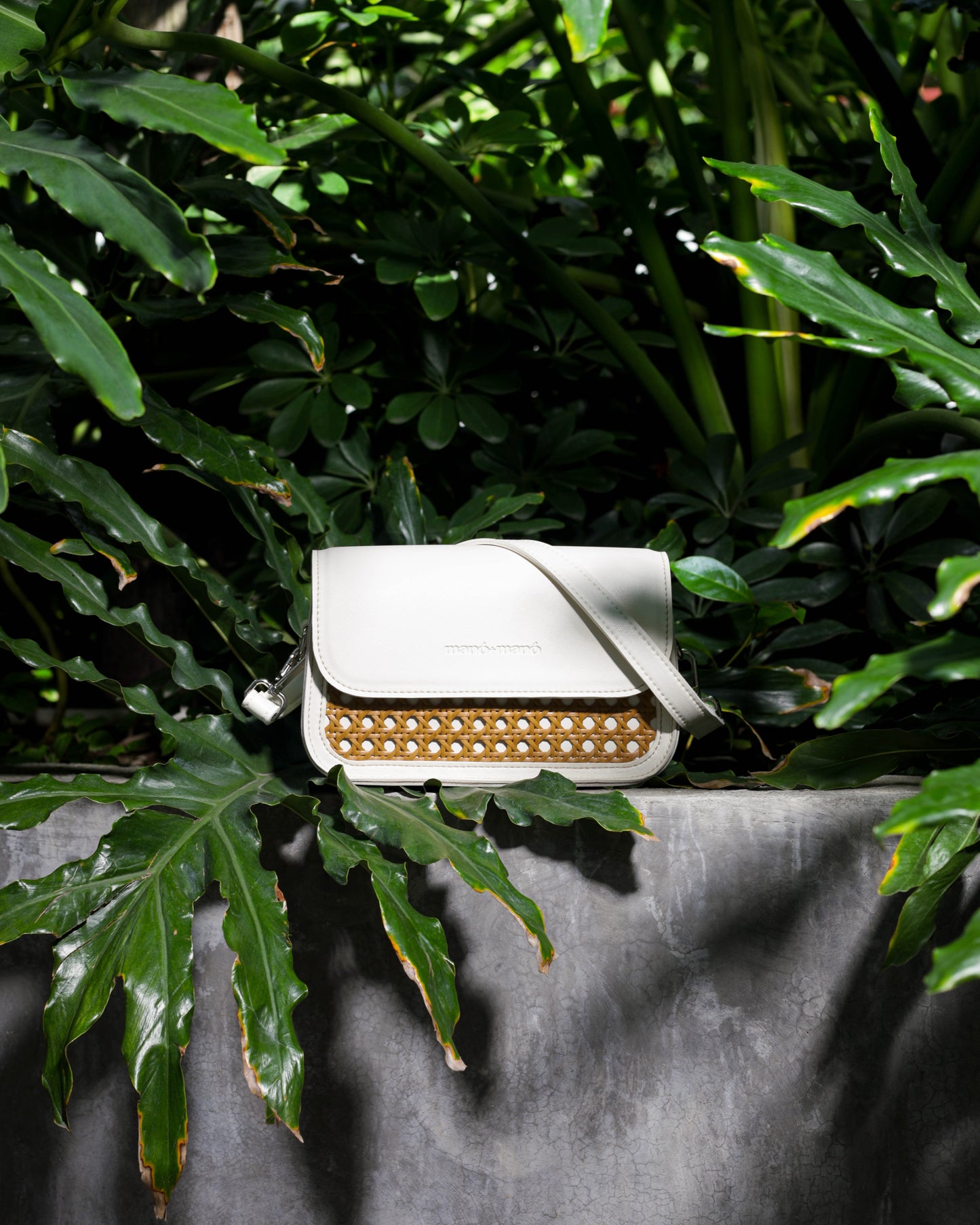 The Manó-Manó® "Bombón" in White/Natural