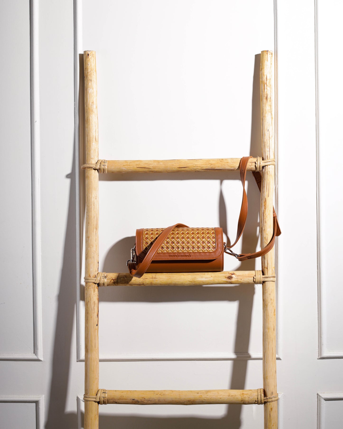 The Manó-Manó® "Baguette" in Tan/Natural