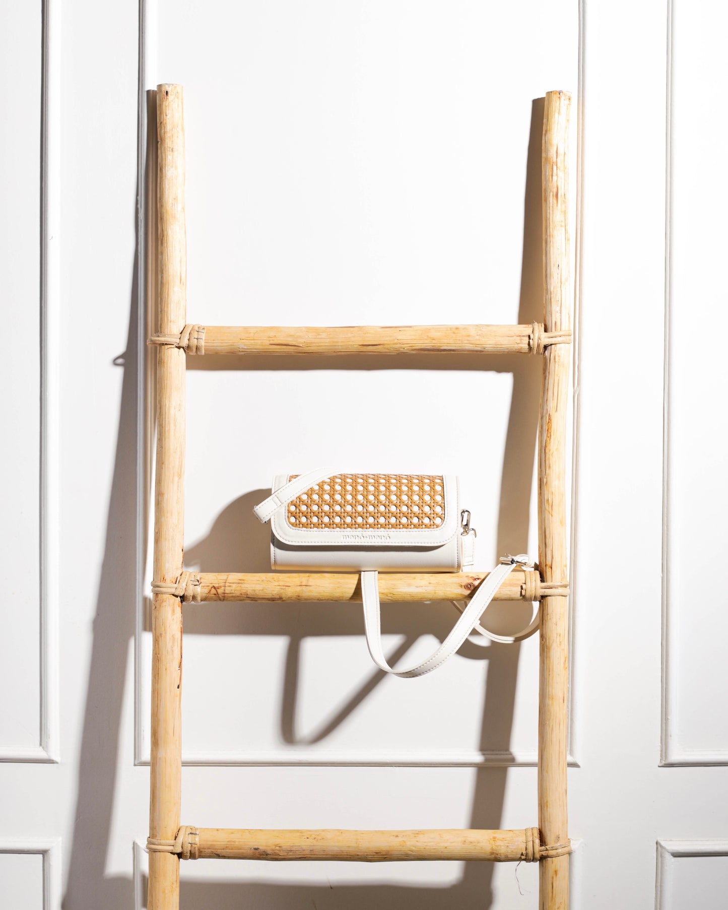 The Manó-Manó® "Baguette" in White/Natural