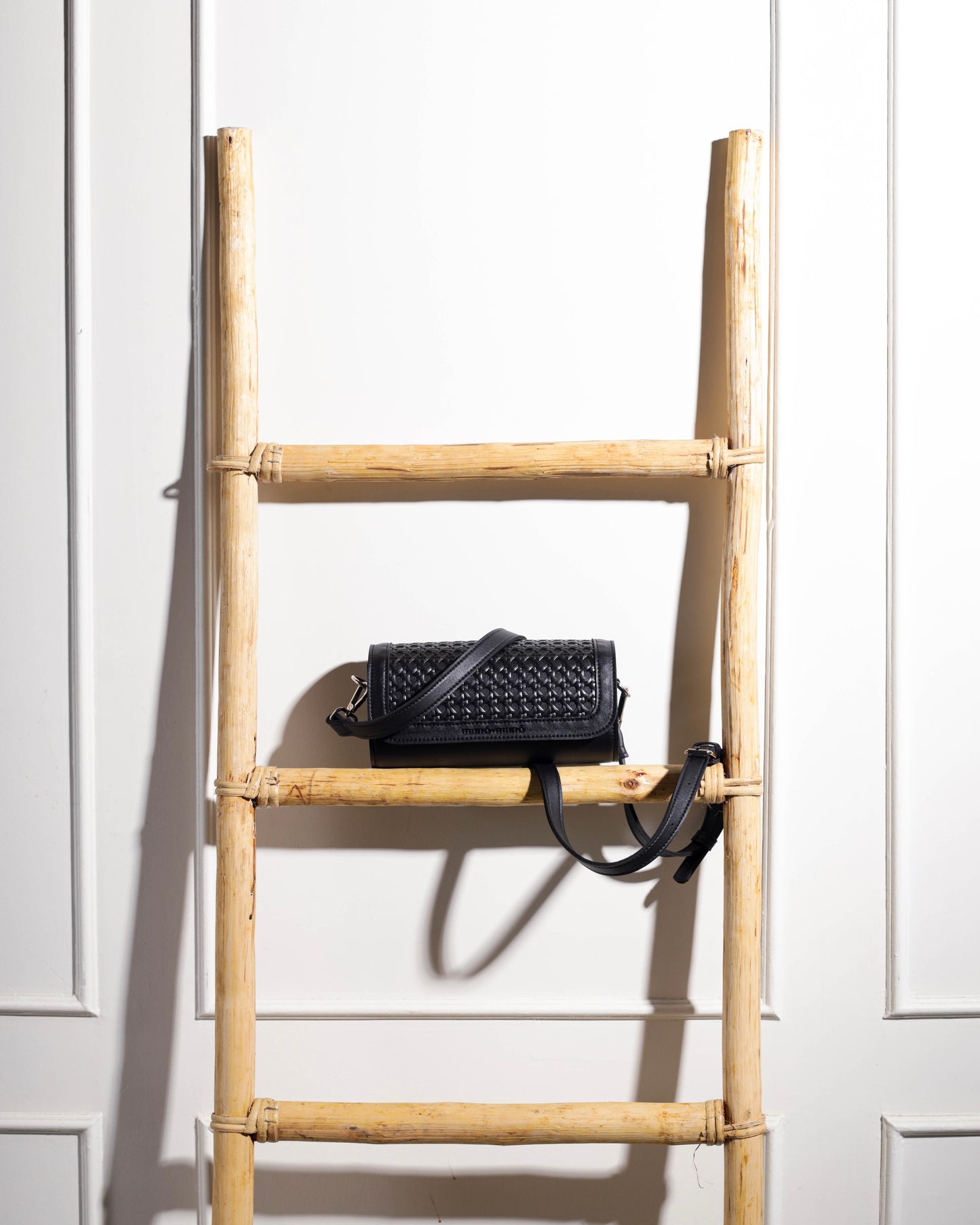 The Manó-Manó® "Baguette" in Black/Black