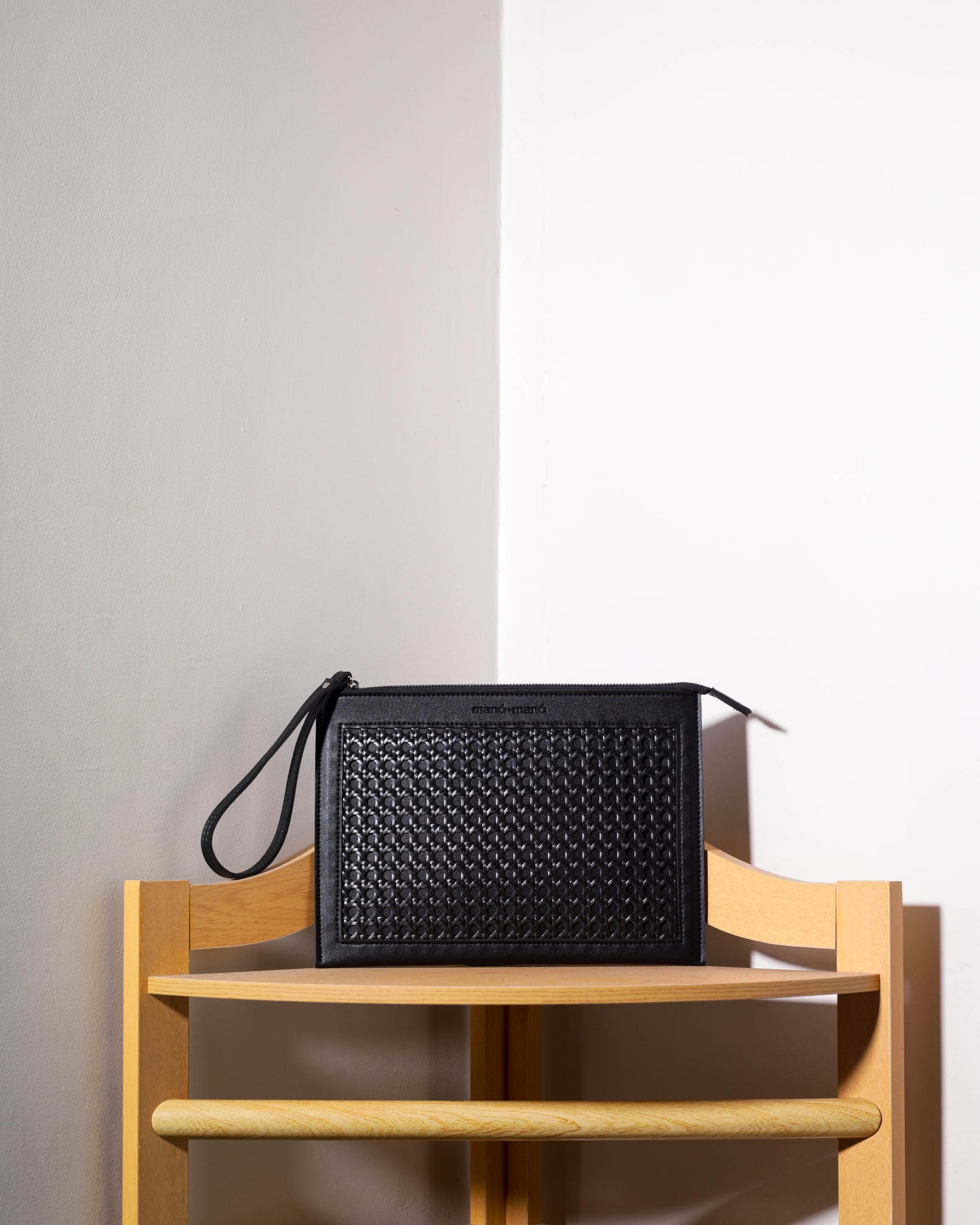 The Manó-Manó® "Cartera" in Black/Black