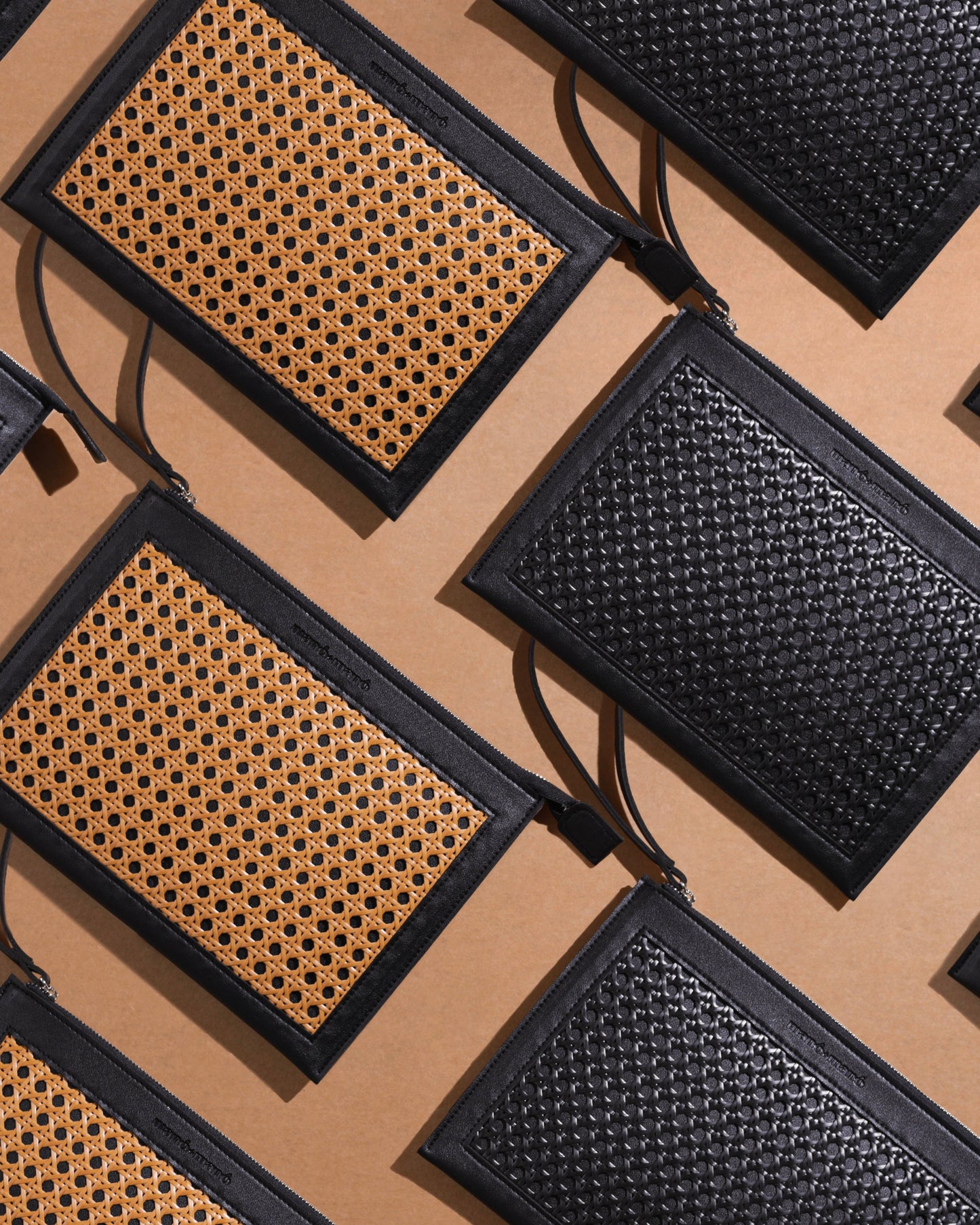 The Manó-Manó® "Cartera" in Black/Black