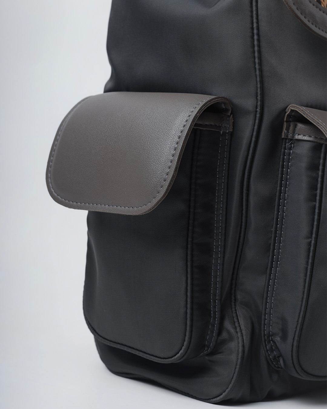 The Manó-Manó® "Solvan" Backpack in Black/Black