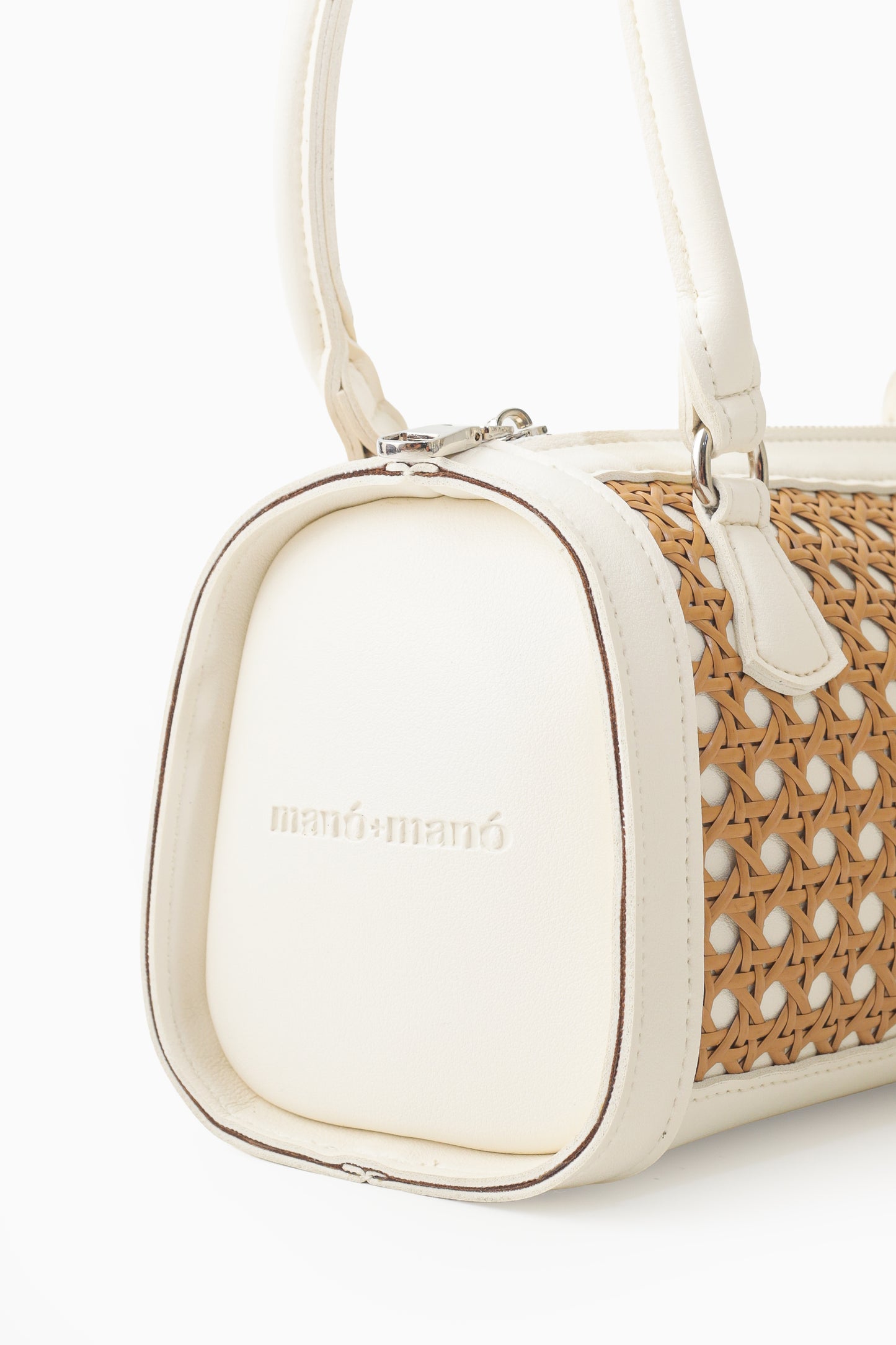 The Manó-Manó® "Bóveda" Barrel Bag in White/Natural
