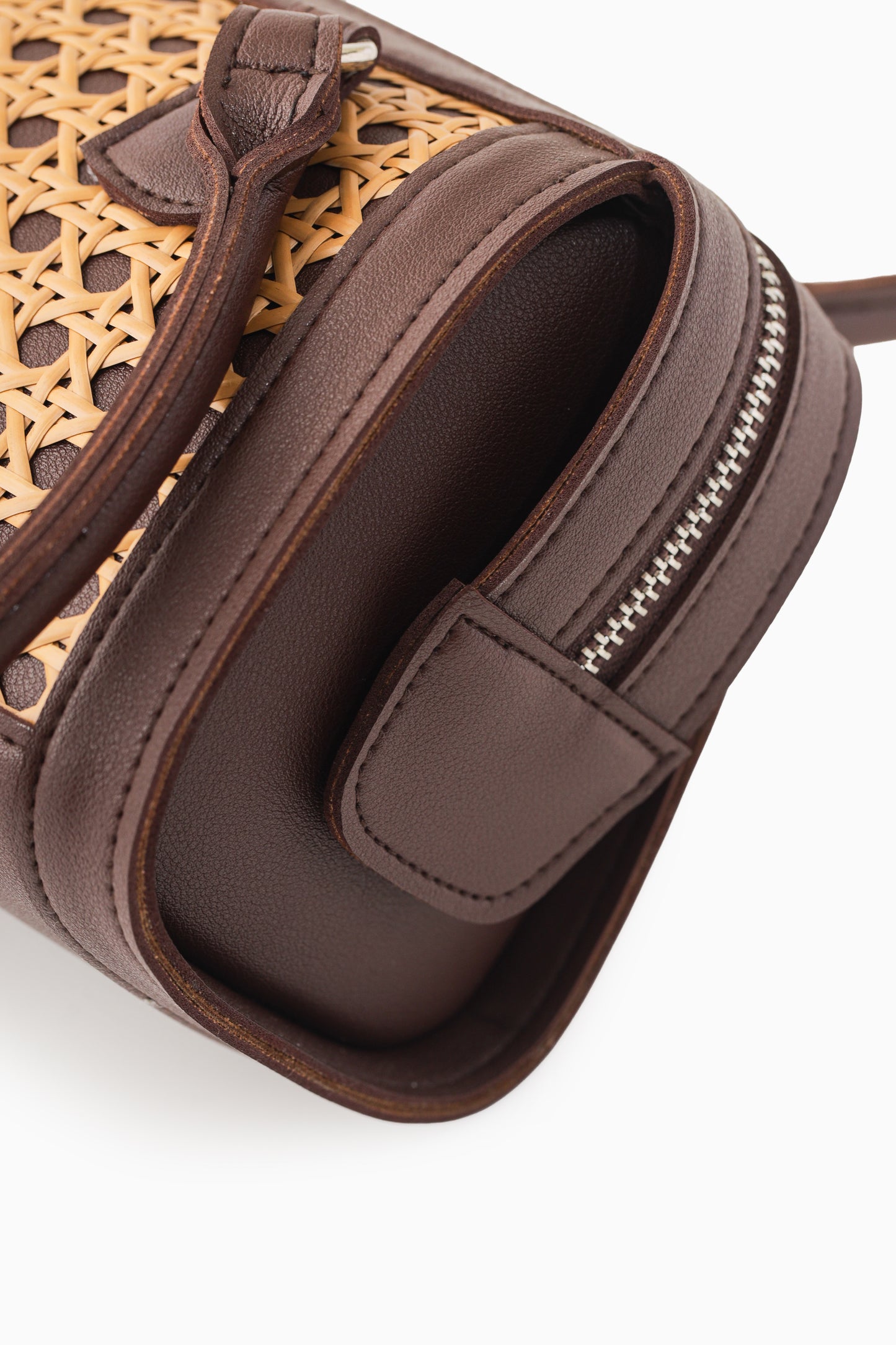 The Manó-Manó® "Bóveda" Barrel Bag in Cacao/Natural