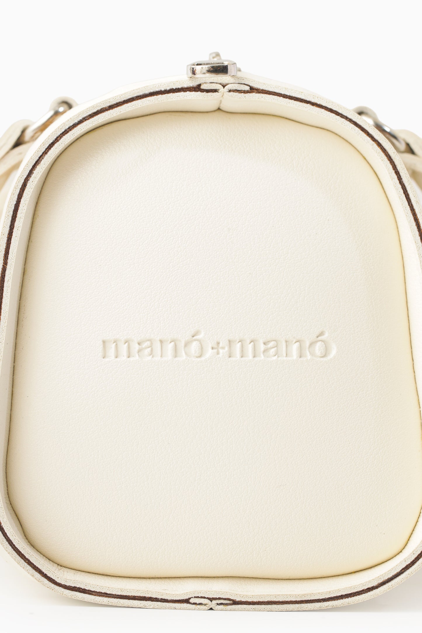 The Manó-Manó® "Bóveda" Barrel Bag in White/Natural