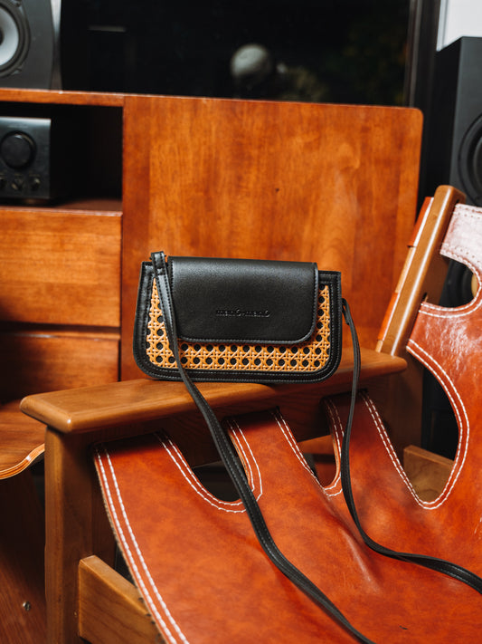 The Manó-Manó® "Pochetta" Crossbody Pouch Wallet in Black/Natural